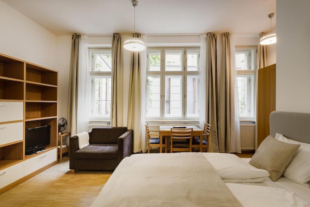 Deluxe Suite In Prime Location Prague Exterior photo